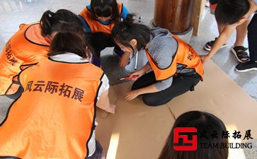 羽毛球馆室内团建拓展培训活动简报