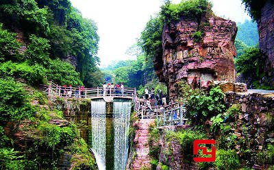 万仙山郭亮村团建拓展训练