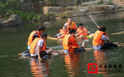 主题党日淬炼党性拓展训练尽展风采