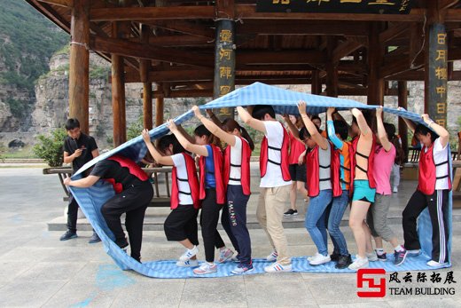 无敌风火轮拓展训练游戏活动图片