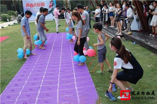 指压板上踩气球游戏图片 指压板上踩气球游戏图片