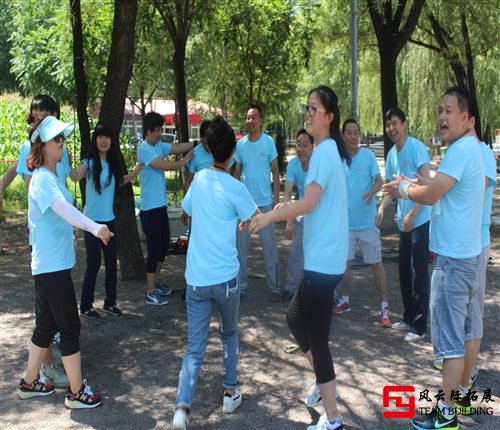 户外拓展训练活动图片