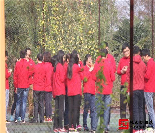 企业家们积极讨论沙漠掘金对策方案