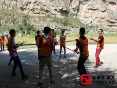 北京拓展训练心得：如何的凝聚力互帮互助