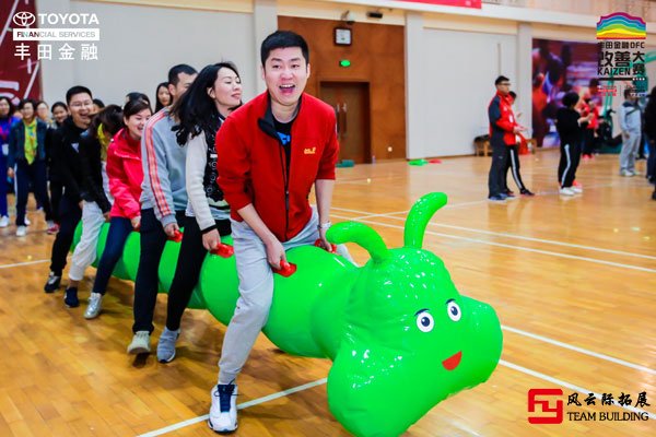 趣味运动会项目毛毛虫游戏图片高清 趣味运动会项目毛毛虫游戏图片高清