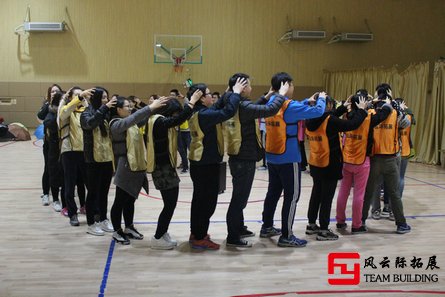 破冰热身拓展训练图片