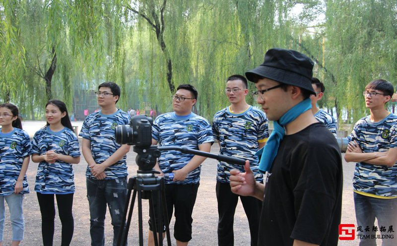 企业拓展训练能够有效地提升团队凝聚力