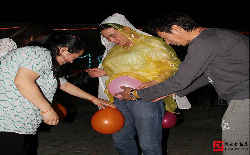 团队拓展游戏【超级模特大比拼】