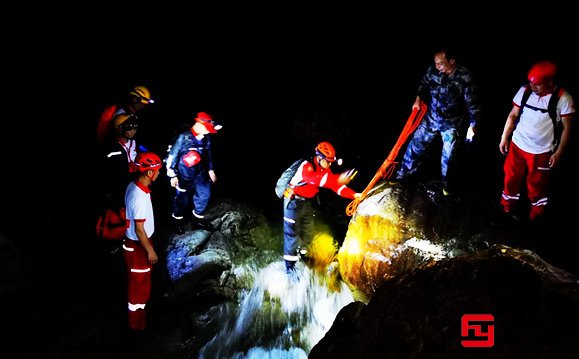 公司组织深山团建,都没带手机,上山200人,下山199人…图2 公司组织深山团建,都没带手机,上山200人,下山199人…图2