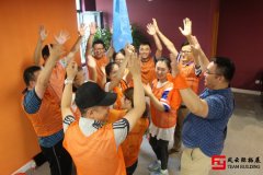 拓展训练毕业墙4米攻略