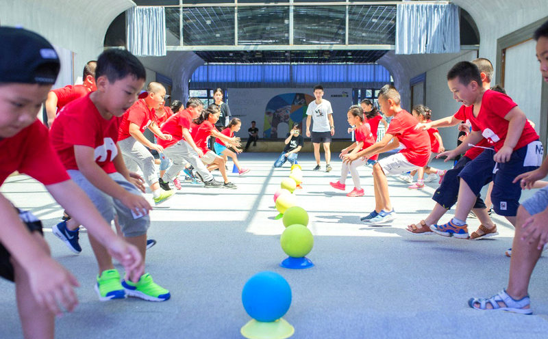 拓展训练项目国王躲避球